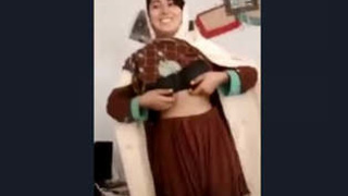 Stunning Pathan woman's breasts on display