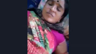 Elder Indian wife gets intimate in a heated video