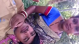 Boudi's romantic encounter in the park