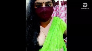 Indian aunty's sensual curves on display