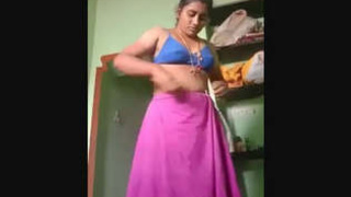 Hindu wife's sensual handjob with a surprising twist