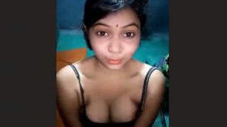 A Bengali wife reveals all and gets naughty on camera