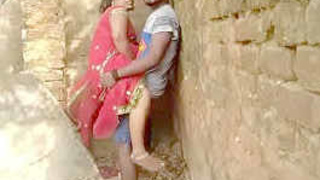 Bhabi's brother-in-law gets caught outdoors