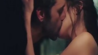 Shailene Woodley's unfulfilling sexual performances caught on camera