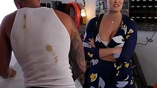 Naughty America - Ryan Keely fucks for a discount at the mechanic shop