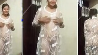 Beautiful nude Indian Bhabhi captured by hubby Desi sex MMC