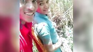 Indian XXX scandals Desi village lover outdoor kisses