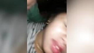 Desi's wife brings a man to XXX satisfaction and becomes famous in MMC