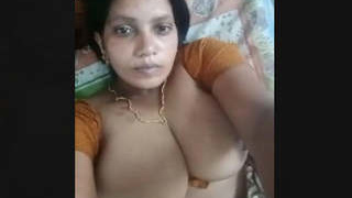 Desi girl films intimate selfie video for her boyfriend