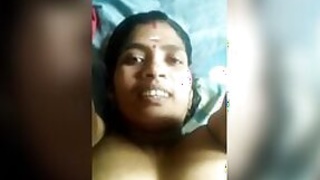 Sexy Tamil Desi XXX wife exposes her tits from hubby MMS