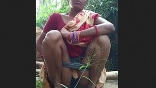 Indian wife's seductive bathroom break