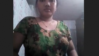 Indian wife reveals all in explicit video