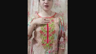 Indian woman undresses for her boyfriend