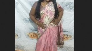 Bhabhi's ample bosom takes center stage