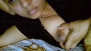 Desi girl flaunts her intimate parts for the camera