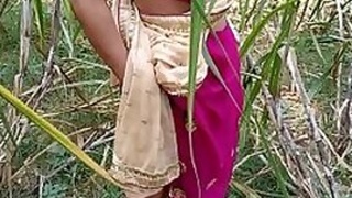 Country girl Desi gets paid for XXX outdoor marathon