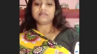 Indian wife records herself during intimate encounter with her partner