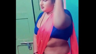 Chubby woman's navel gets intense action