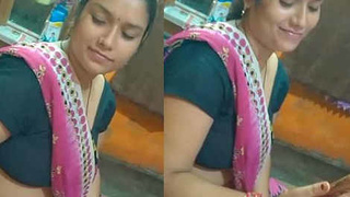 Shweta Sharma, a sultry housewife, flaunts her alluring cleavage and navel at her residence