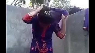 Indian girlfriend poses nude for boyfriend in bathroom