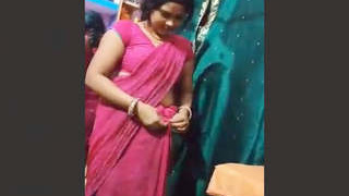 Indian wife removes her sari and exposes her intimate area