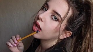 Unsuccessful webcam performer uses JOI to revive porn show