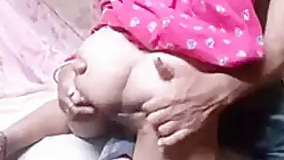 Desi Bhabi in Sex Video With Her Boyfriend Outdoors