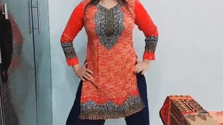 Desi beauty seduces her long-distance lover over video chat
