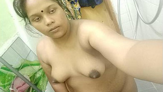 Indian aunt's nude performance