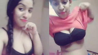 Indian girl takes nude photos for her boyfriend