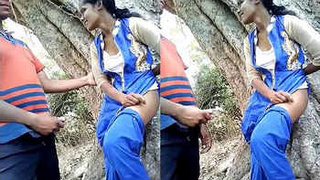 Indian girl has outdoor sex with unknown partner