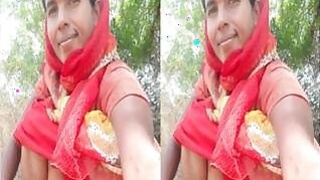 Horny Telugu Bhabhi Masturbating