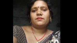 Nidhi's sensual performance on Tango