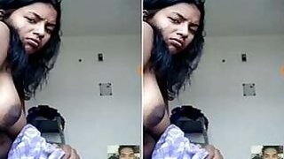 Pretty Desi Indian Showing Her Boobs