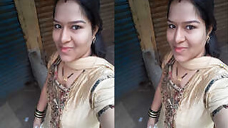 Desi Bhabhi Sucking tits and getting laid Part 4