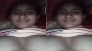 Desi Indian Girl Shows Her Boobs And Pussy On Facebook