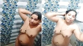 Desi Bhabhi Bathing Part 2