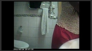 Arousing MMS captured in your cousin's bathroom