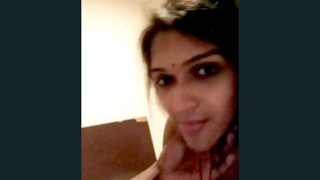 Indian escort pleases her client with oral skills in hotel room